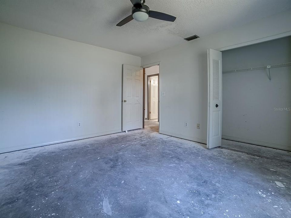 Activo con contrato: $299,900 (3 camas, 2 baños, 1839 Pies cuadrados)
