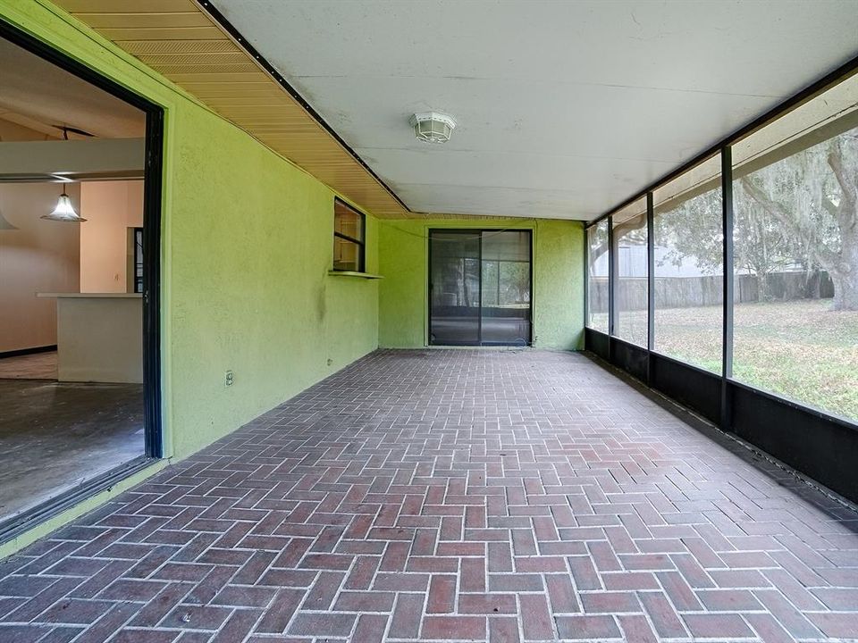 Activo con contrato: $299,900 (3 camas, 2 baños, 1839 Pies cuadrados)