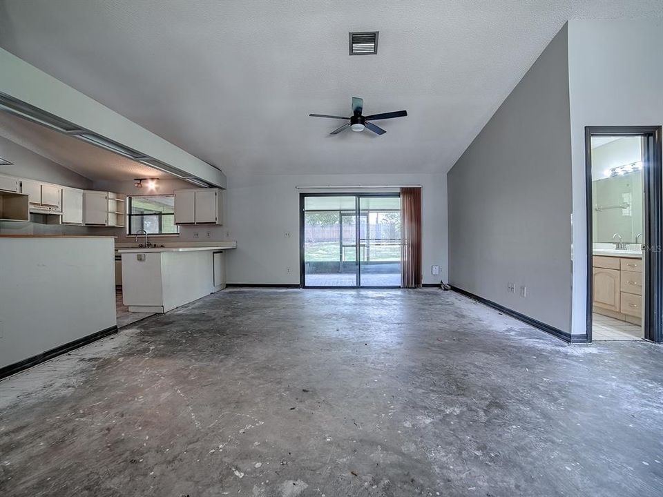 Activo con contrato: $299,900 (3 camas, 2 baños, 1839 Pies cuadrados)