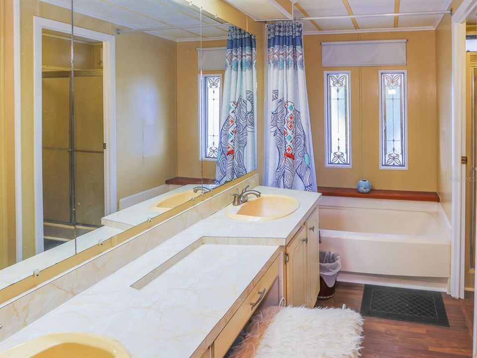 For Sale: $179,000 (2 beds, 2 baths, 1456 Square Feet)