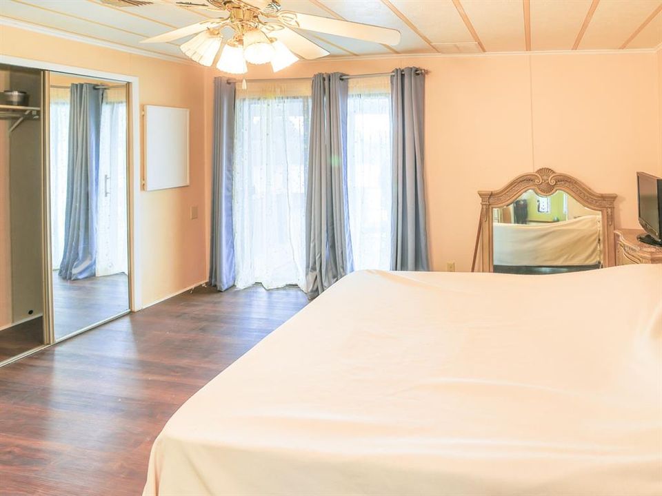 For Sale: $179,000 (2 beds, 2 baths, 1456 Square Feet)