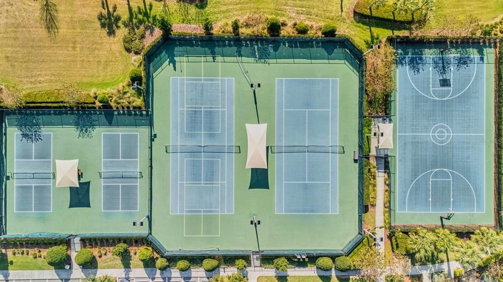 Под контрактом: $944,900 (5 спален, 4 ванн, 3174 Квадратных фут)