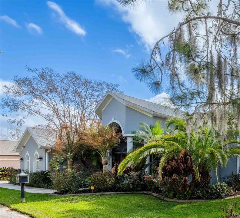 En Venta: $774,900 (3 camas, 2 baños, 2406 Pies cuadrados)
