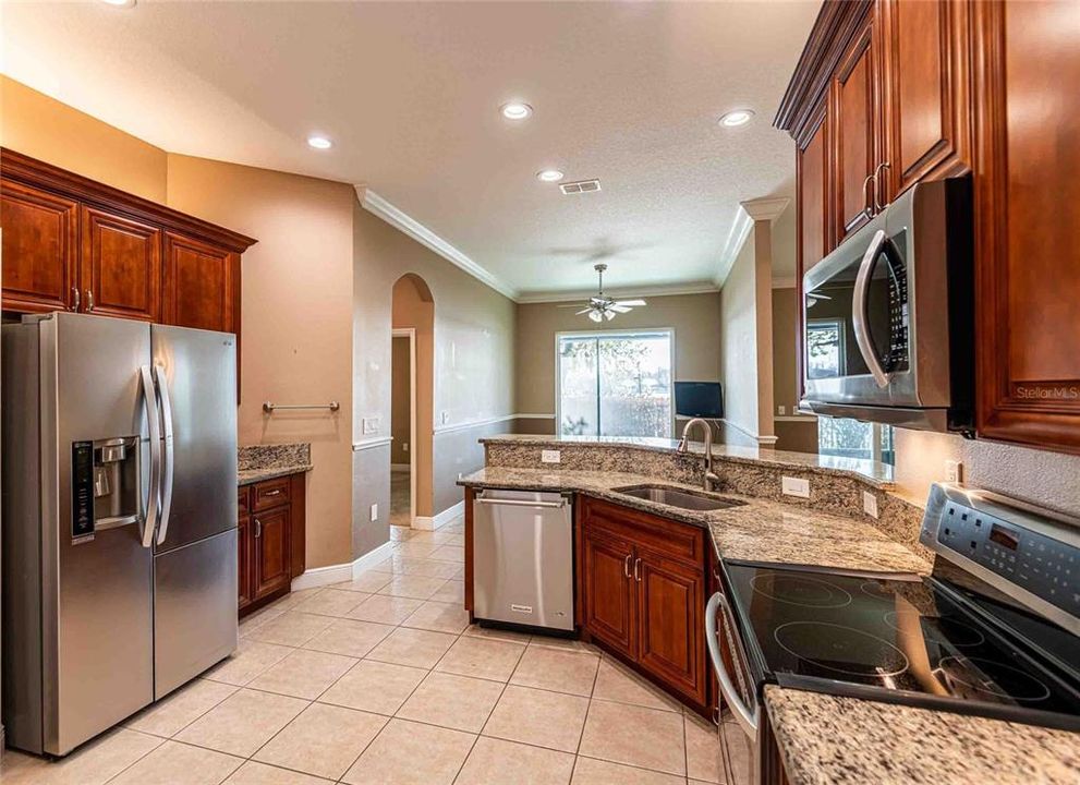 En Venta: $774,900 (3 camas, 2 baños, 2406 Pies cuadrados)