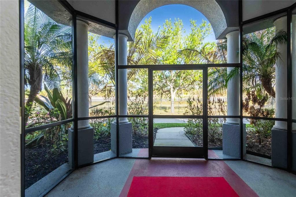 En Venta: $774,900 (3 camas, 2 baños, 2406 Pies cuadrados)