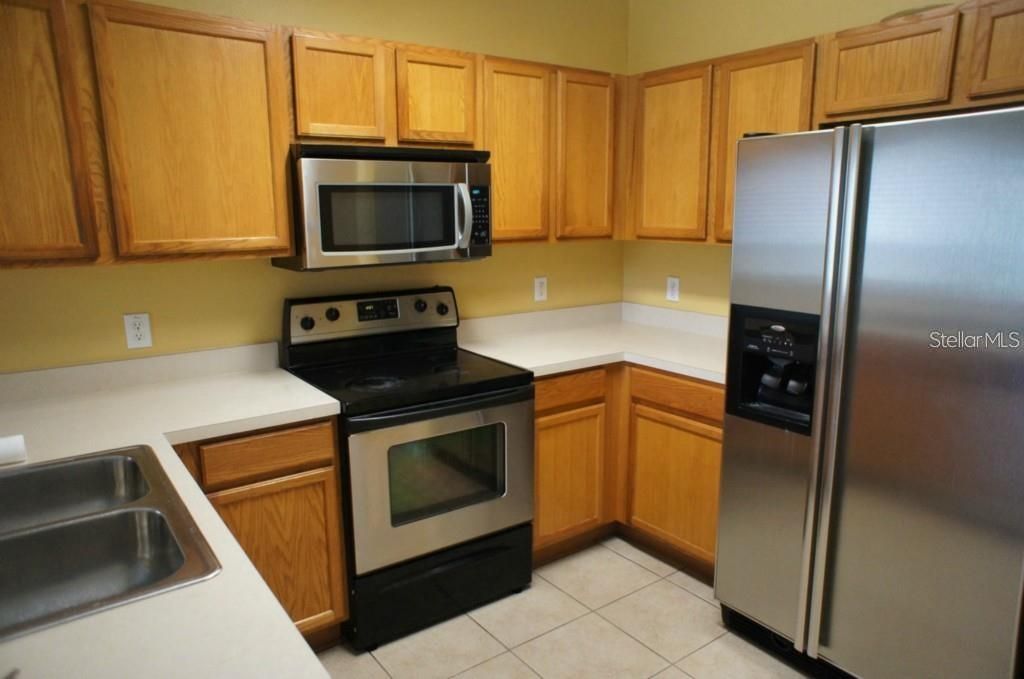 For Rent: $1,900 (3 beds, 2 baths, 1420 Square Feet)