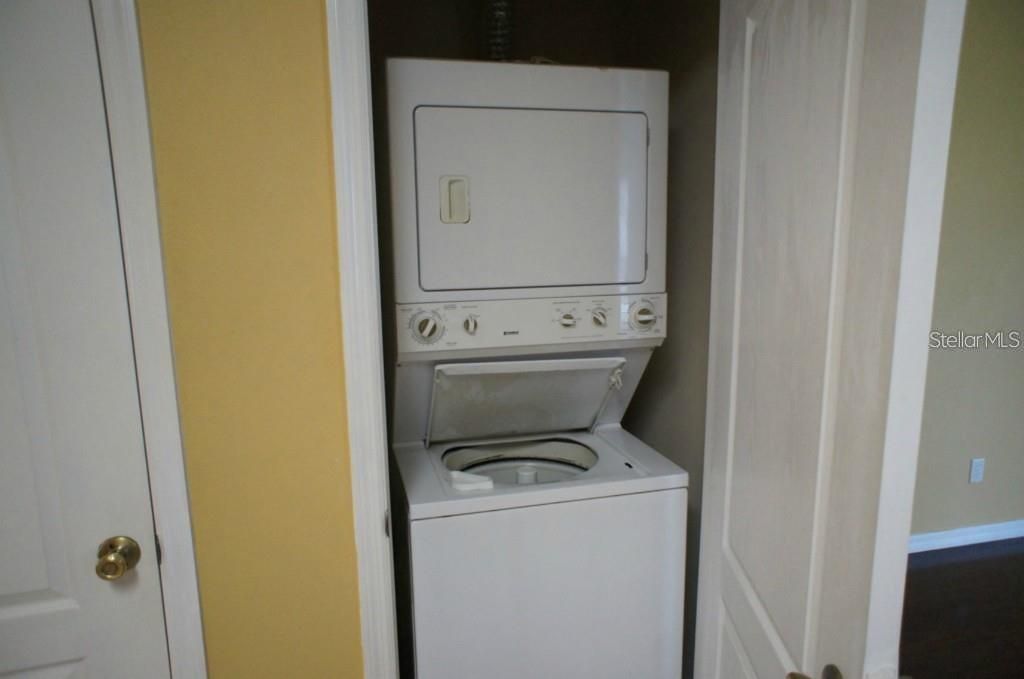 For Rent: $1,900 (3 beds, 2 baths, 1420 Square Feet)