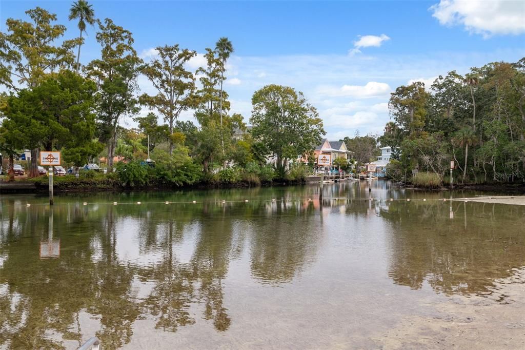 For Sale: $339,900 (2 beds, 1 baths, 552 Square Feet)