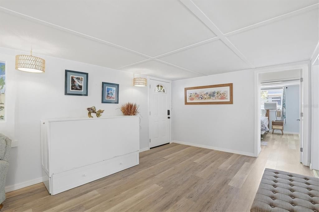 For Sale: $339,900 (2 beds, 1 baths, 552 Square Feet)