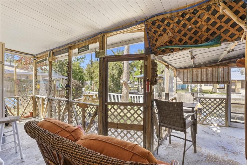 For Sale: $339,900 (2 beds, 1 baths, 552 Square Feet)