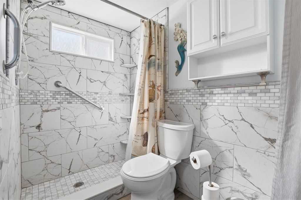 For Sale: $339,900 (2 beds, 1 baths, 552 Square Feet)