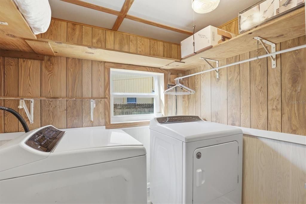 For Sale: $339,900 (2 beds, 1 baths, 552 Square Feet)