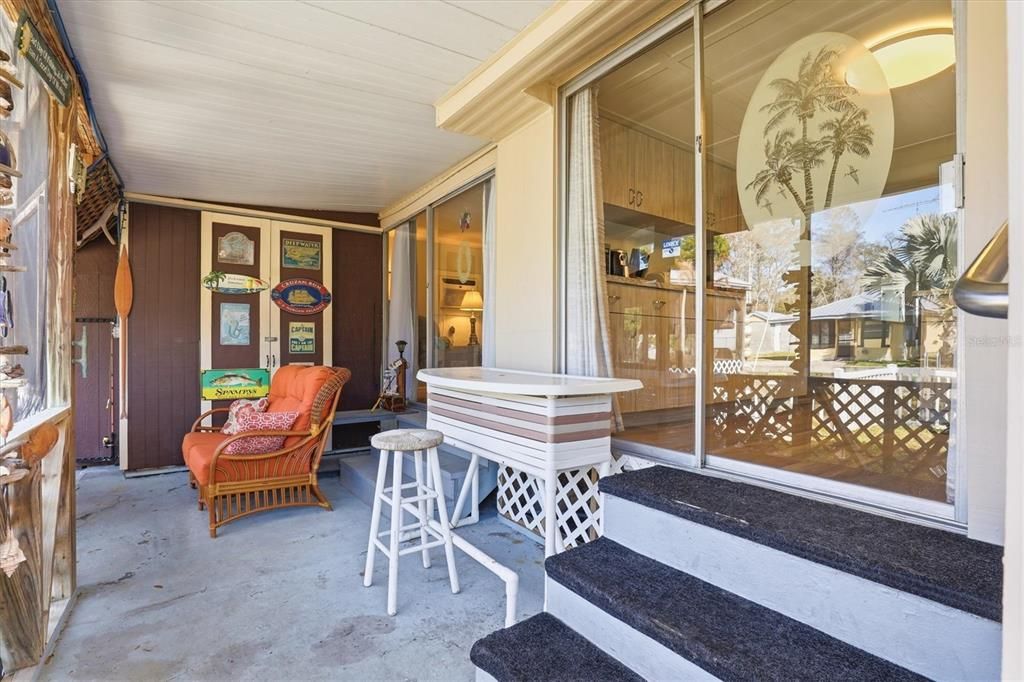 For Sale: $339,900 (2 beds, 1 baths, 552 Square Feet)