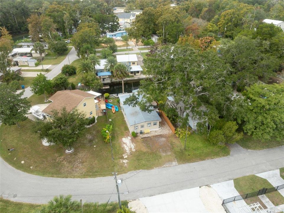 For Sale: $339,900 (2 beds, 1 baths, 552 Square Feet)