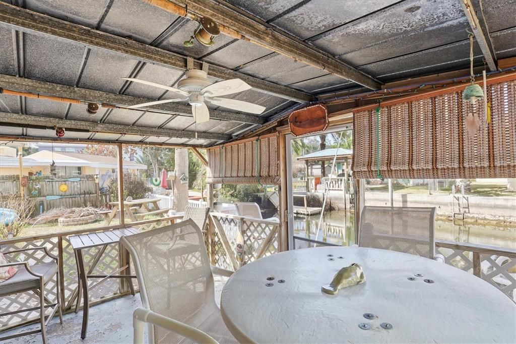 For Sale: $339,900 (2 beds, 1 baths, 552 Square Feet)