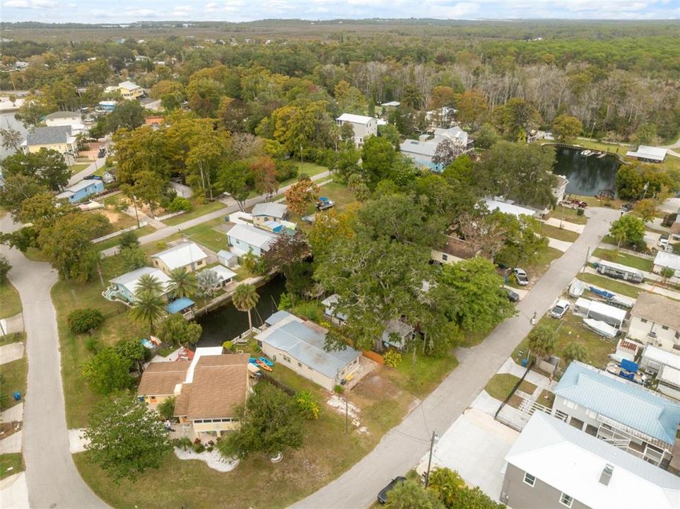 For Sale: $339,900 (2 beds, 1 baths, 552 Square Feet)