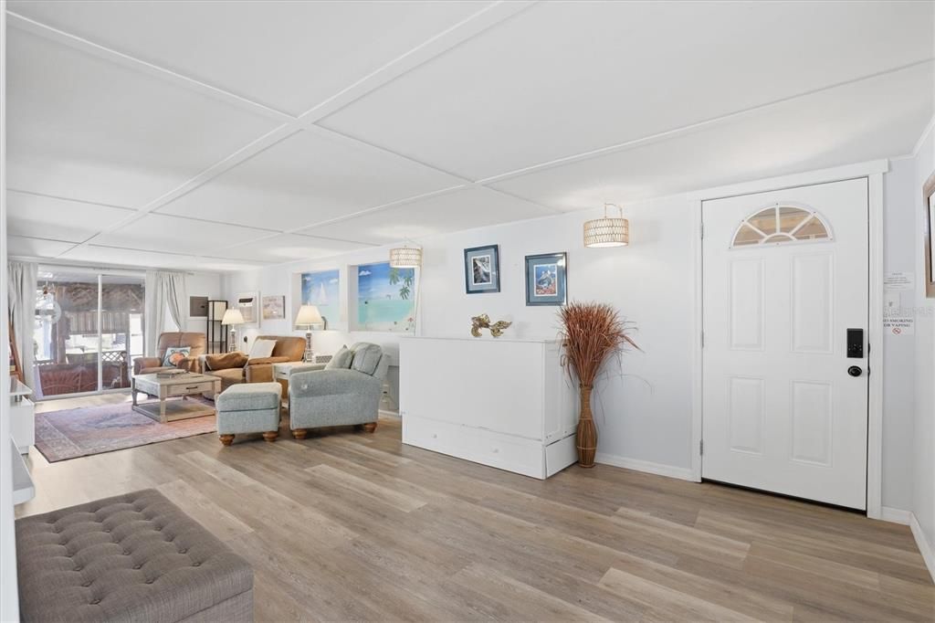 For Sale: $339,900 (2 beds, 1 baths, 552 Square Feet)