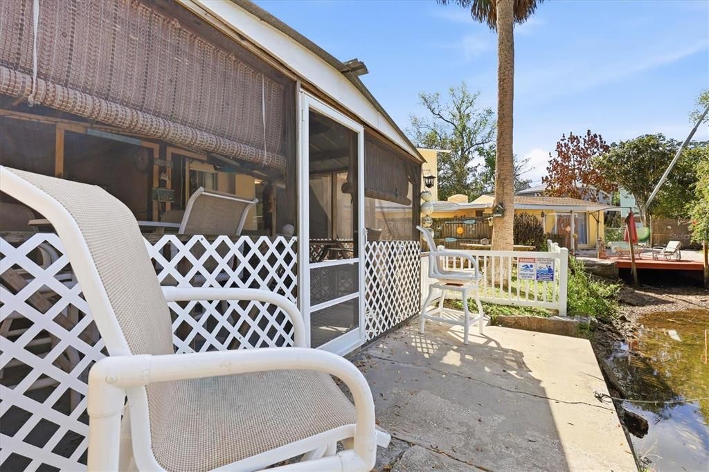 For Sale: $339,900 (2 beds, 1 baths, 552 Square Feet)