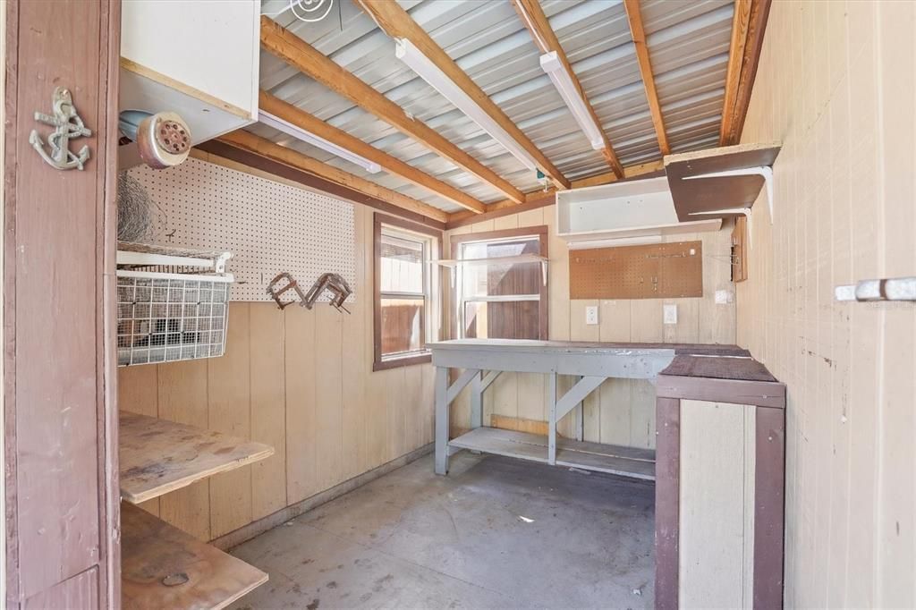 For Sale: $339,900 (2 beds, 1 baths, 552 Square Feet)