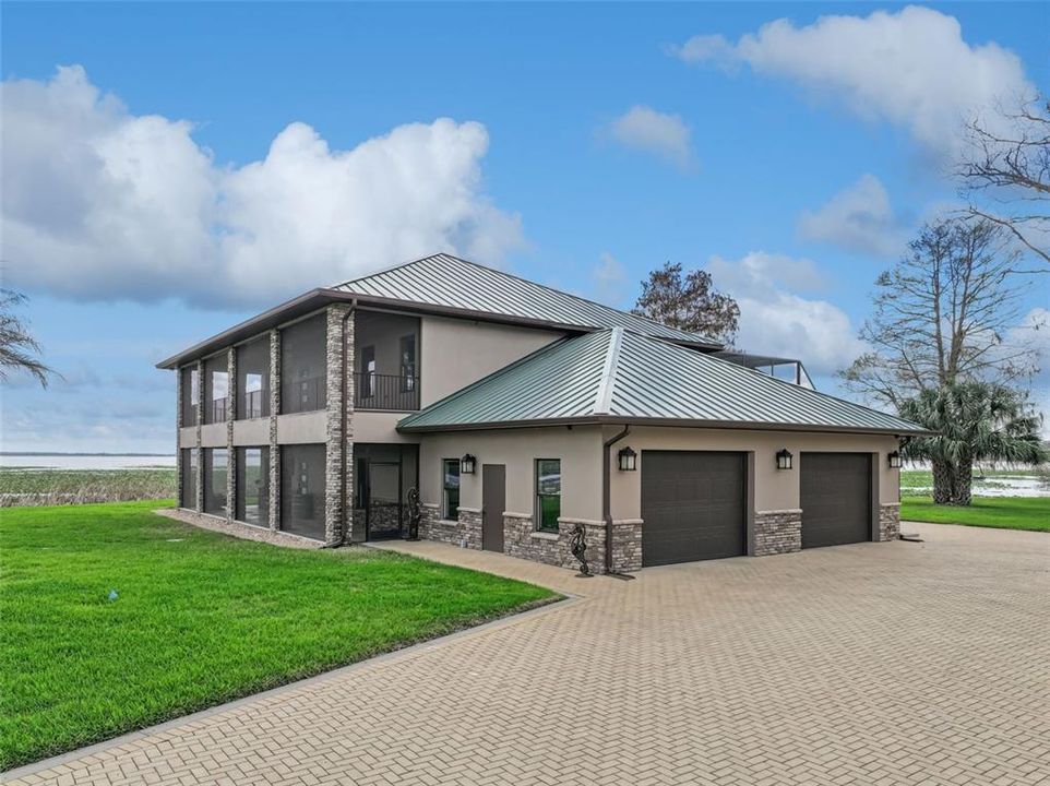 En Venta: $1,200,000 (3 camas, 2 baños, 2576 Pies cuadrados)