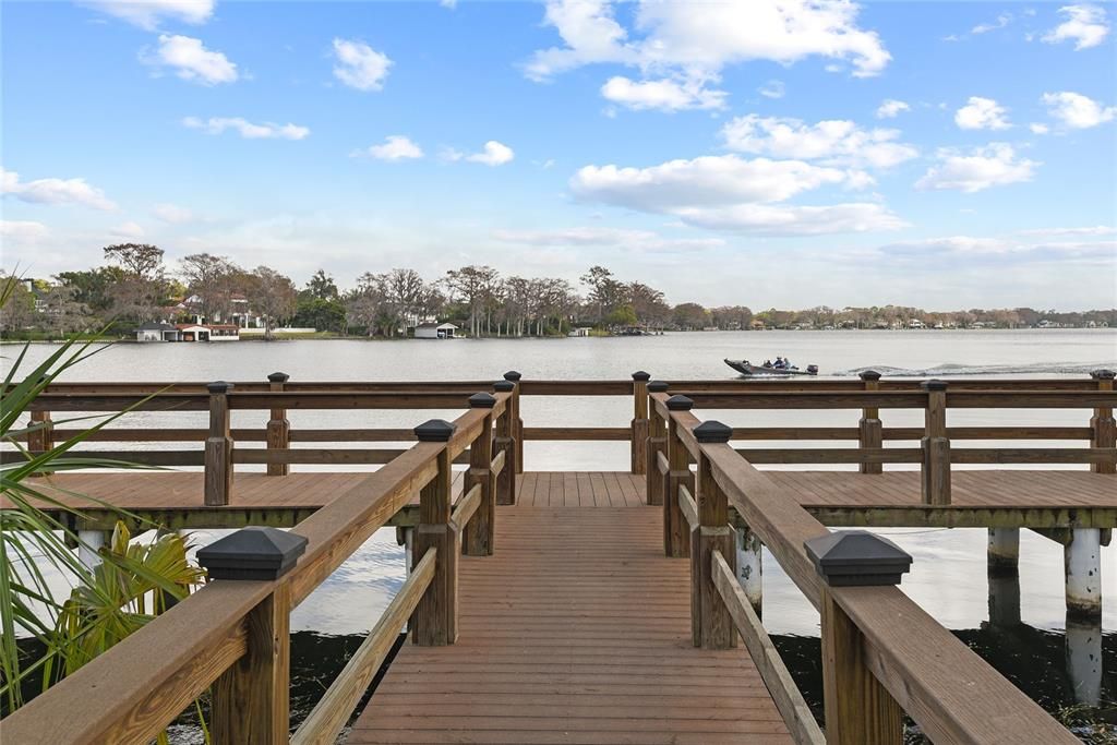 For Sale: $349,000 (2 beds, 1 baths, 816 Square Feet)