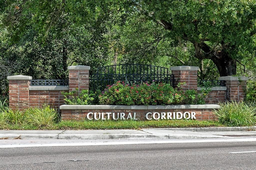 For Sale: $349,000 (2 beds, 1 baths, 816 Square Feet)