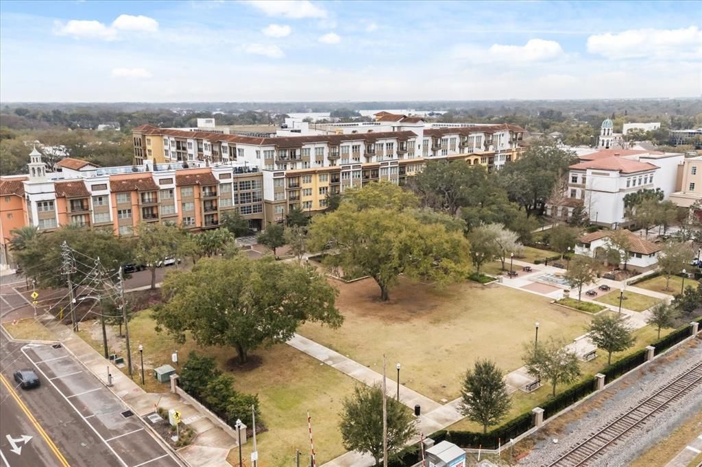 For Sale: $349,000 (2 beds, 1 baths, 816 Square Feet)