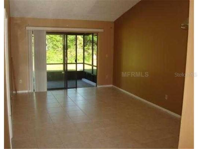 For Rent: $1,300 (1 beds, 1 baths, 703 Square Feet)