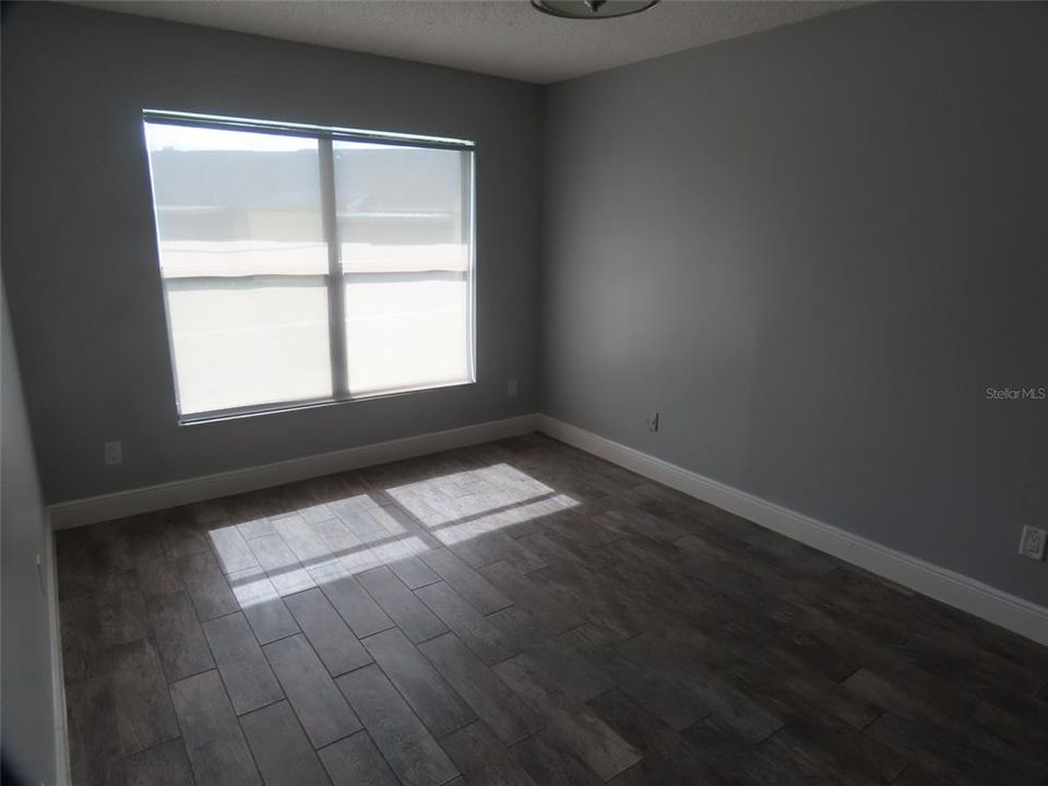 For Rent: $1,300 (1 beds, 1 baths, 703 Square Feet)