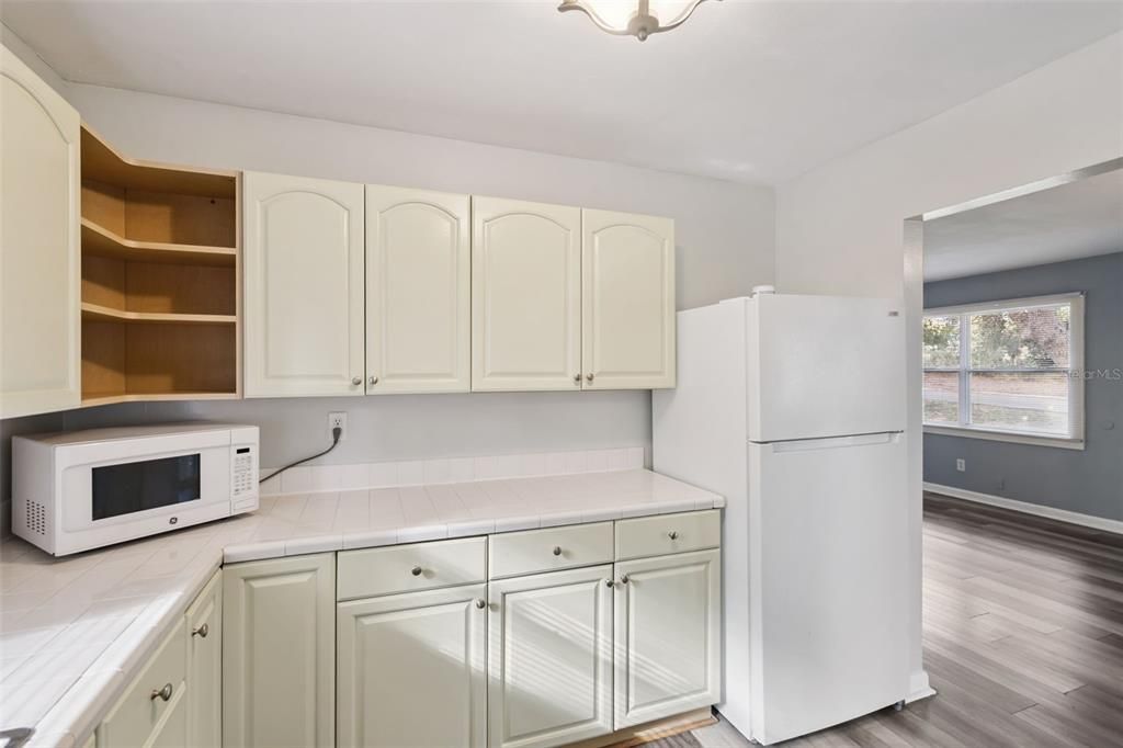 На продажу: $299,500 (3 спален, 1 ванн, 797 Квадратных фут)