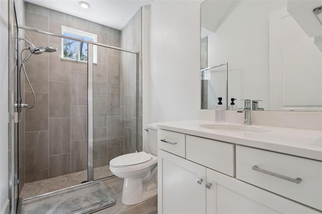 Active With Contract: $1,184,999 (6 beds, 4 baths, 3592 Square Feet)