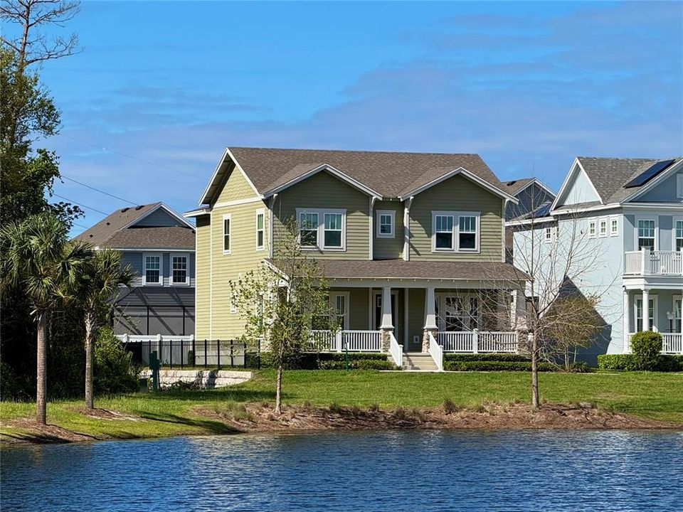 Active With Contract: $1,184,999 (6 beds, 4 baths, 3592 Square Feet)