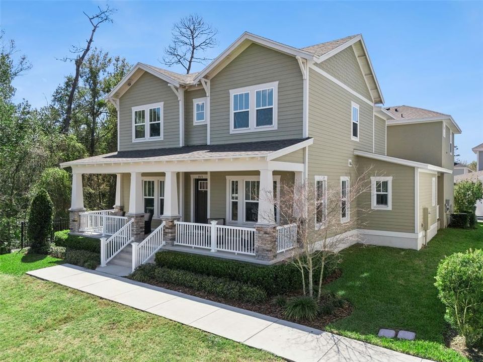 Active With Contract: $1,184,999 (6 beds, 4 baths, 3592 Square Feet)