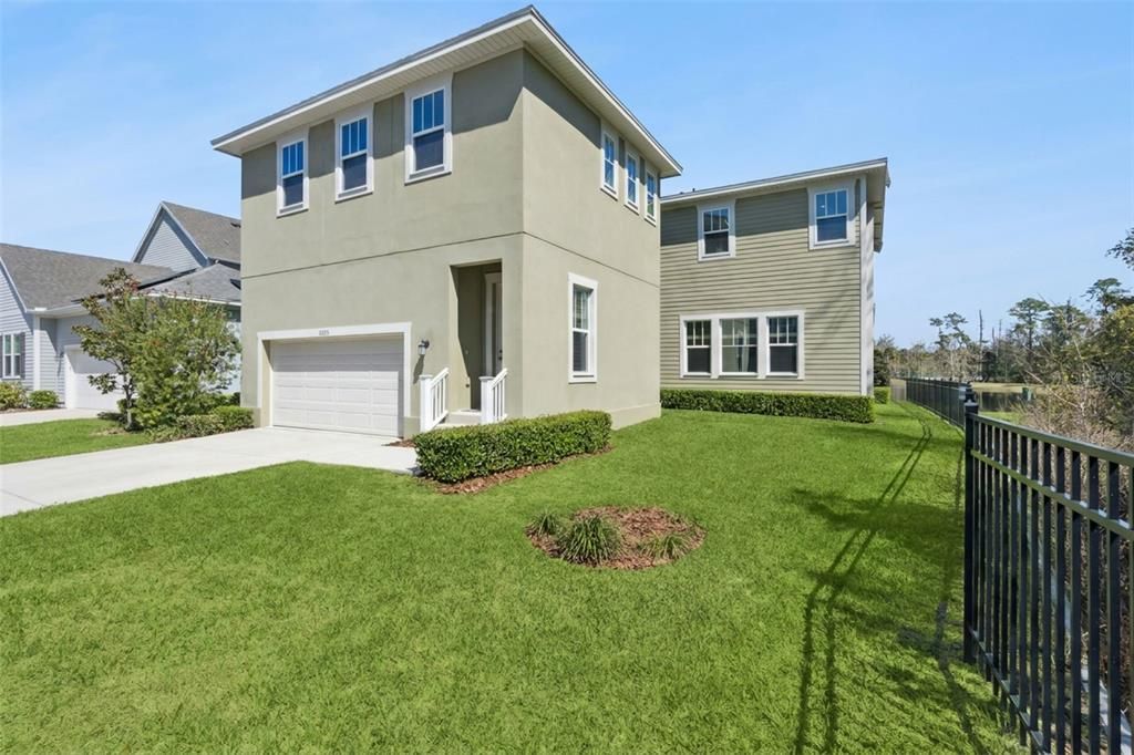 Active With Contract: $1,184,999 (6 beds, 4 baths, 3592 Square Feet)