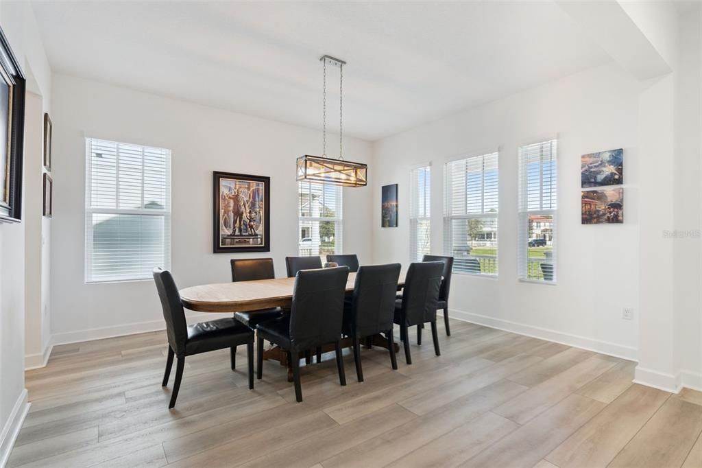 Active With Contract: $1,184,999 (6 beds, 4 baths, 3592 Square Feet)