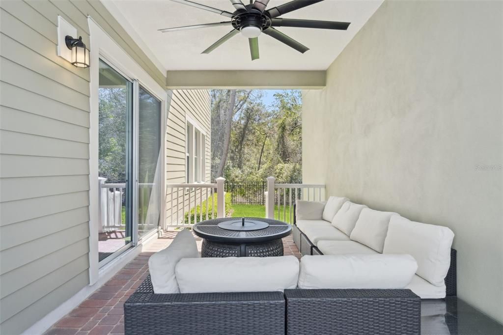 Active With Contract: $1,184,999 (6 beds, 4 baths, 3592 Square Feet)