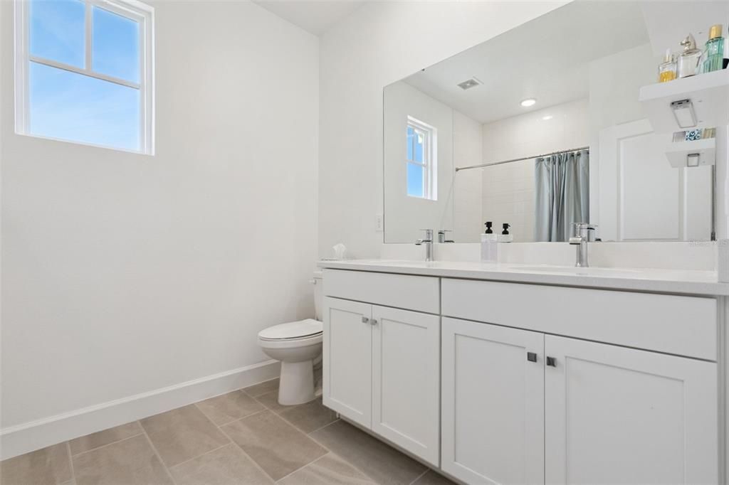 Active With Contract: $1,184,999 (6 beds, 4 baths, 3592 Square Feet)
