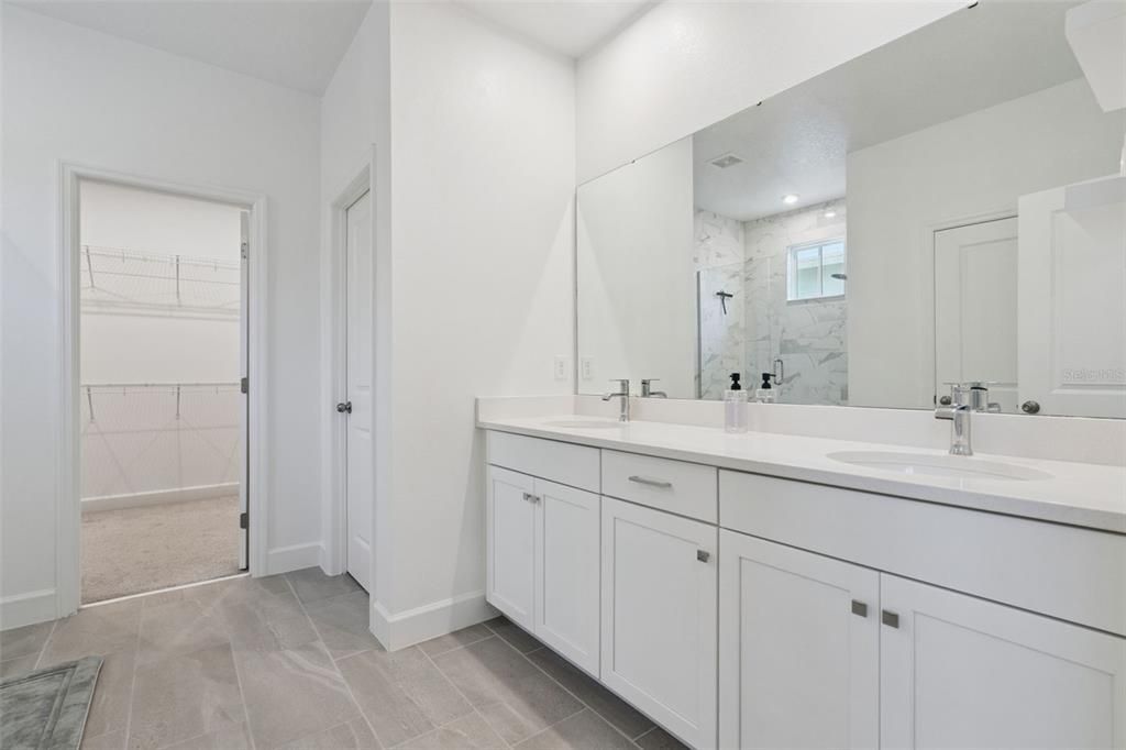 Active With Contract: $1,184,999 (6 beds, 4 baths, 3592 Square Feet)