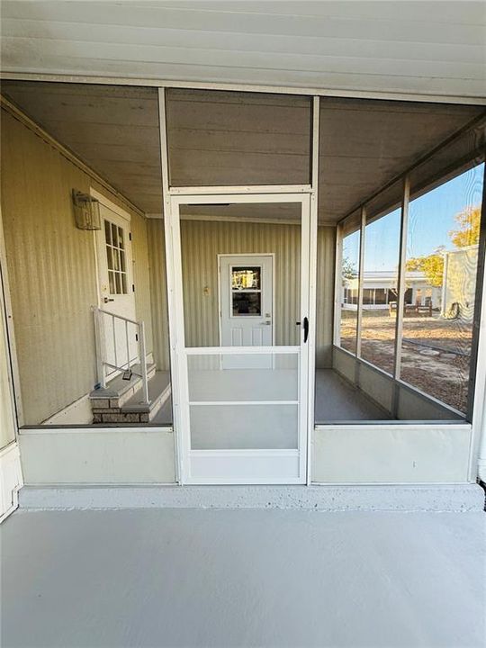 На продажу: $159,900 (2 спален, 2 ванн, 1023 Квадратных фут)