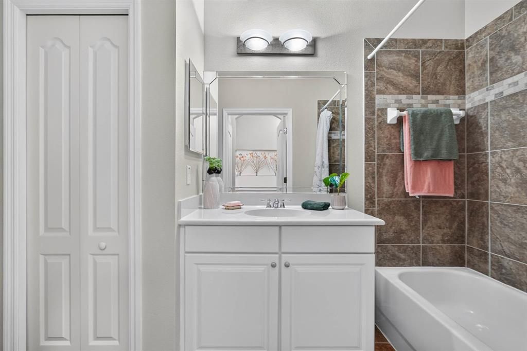 For Sale: $224,900 (2 beds, 2 baths, 1115 Square Feet)