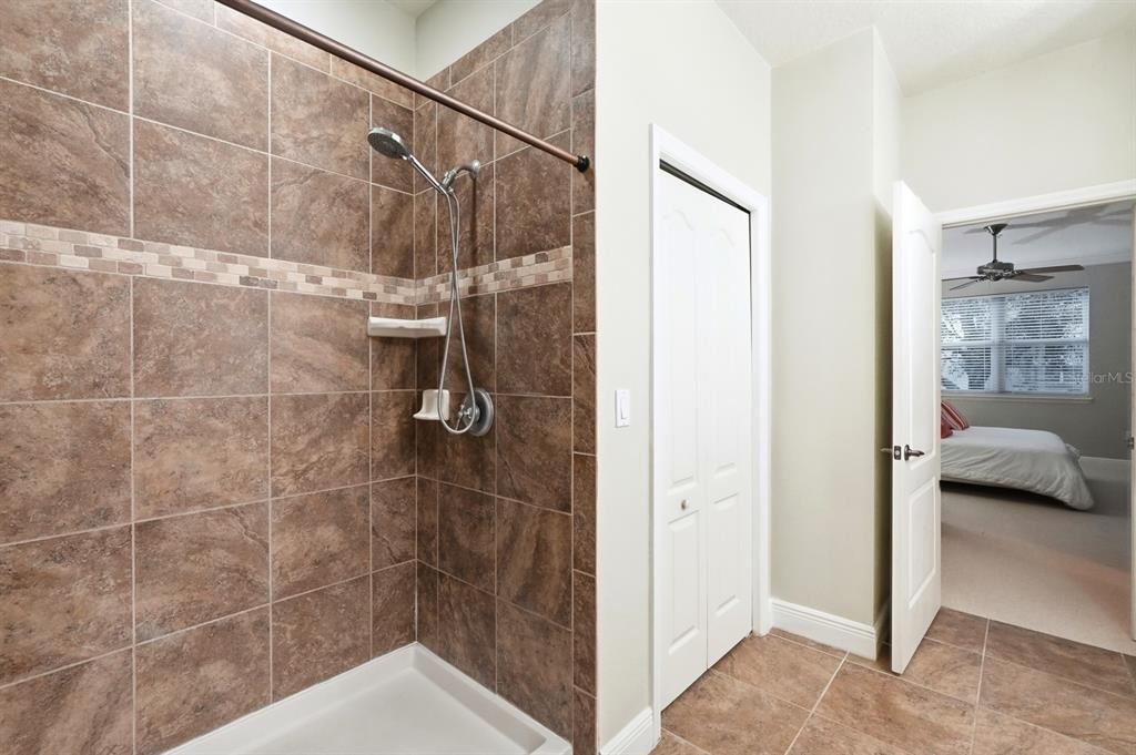 For Sale: $224,900 (2 beds, 2 baths, 1115 Square Feet)