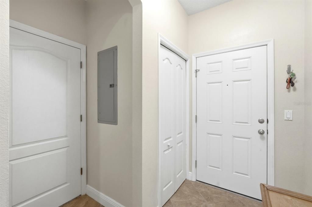 For Sale: $224,900 (2 beds, 2 baths, 1115 Square Feet)