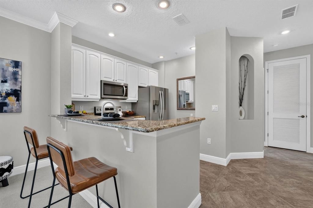 For Sale: $224,900 (2 beds, 2 baths, 1115 Square Feet)