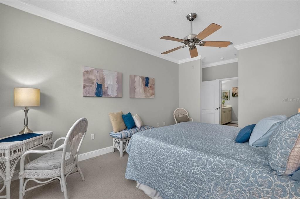 For Sale: $224,900 (2 beds, 2 baths, 1115 Square Feet)