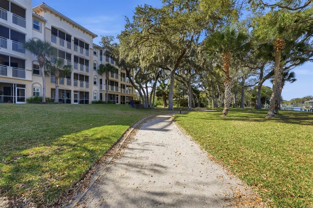 For Sale: $224,900 (2 beds, 2 baths, 1115 Square Feet)