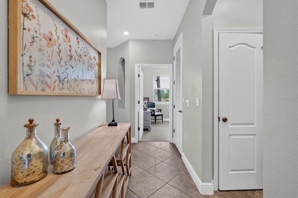 For Sale: $224,900 (2 beds, 2 baths, 1115 Square Feet)