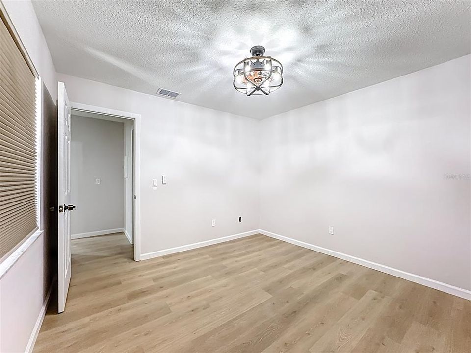 На продажу: $229,995 (2 спален, 2 ванн, 918 Квадратных фут)