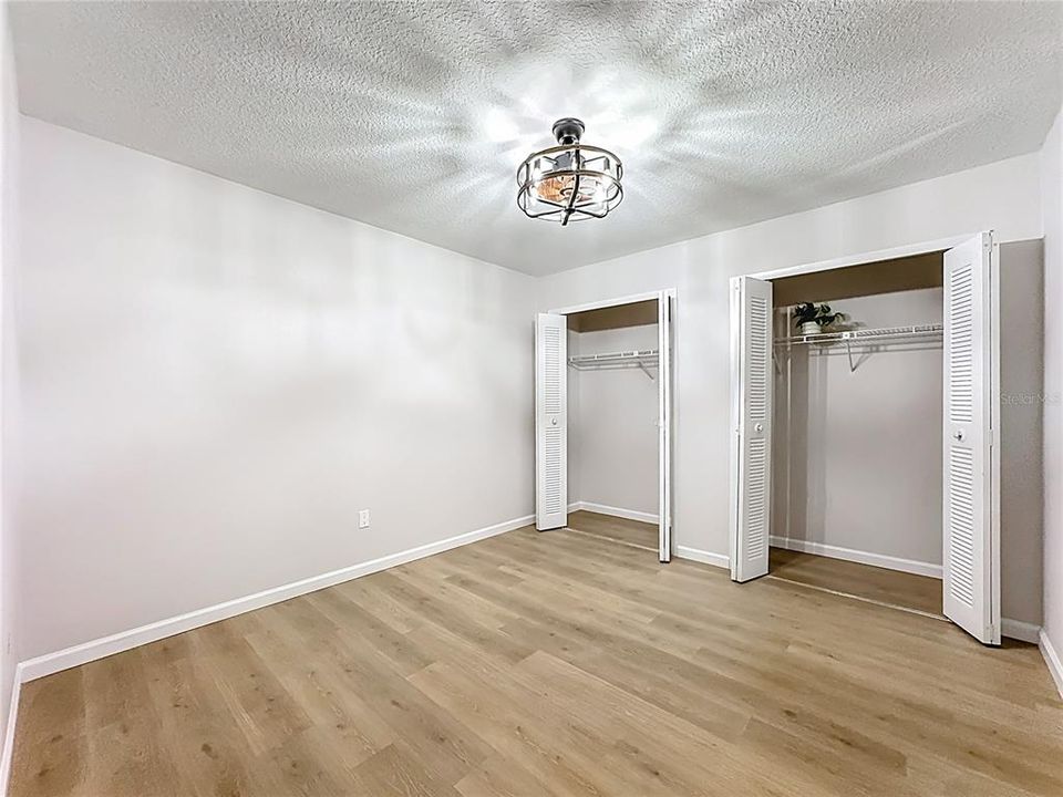 На продажу: $229,995 (2 спален, 2 ванн, 918 Квадратных фут)