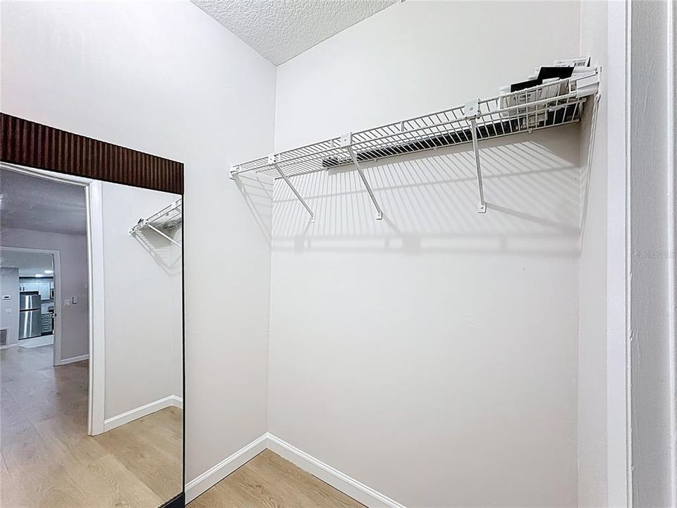 На продажу: $229,995 (2 спален, 2 ванн, 918 Квадратных фут)