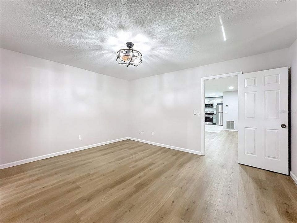 На продажу: $229,995 (2 спален, 2 ванн, 918 Квадратных фут)